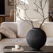 Noval Ceramic Vase Black