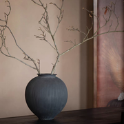 Noval Ceramic Vase Black